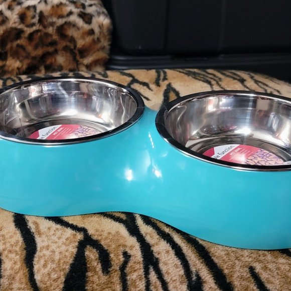 Pet Bowl Set Blue Stainless Dishwasher Safe Dog or Cat size med 14.5 fl oz. - Picture 1 of 5